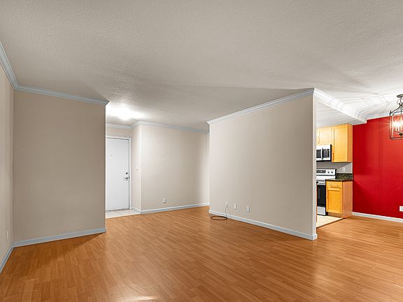 4th image of 363 Masters Ct APT 1