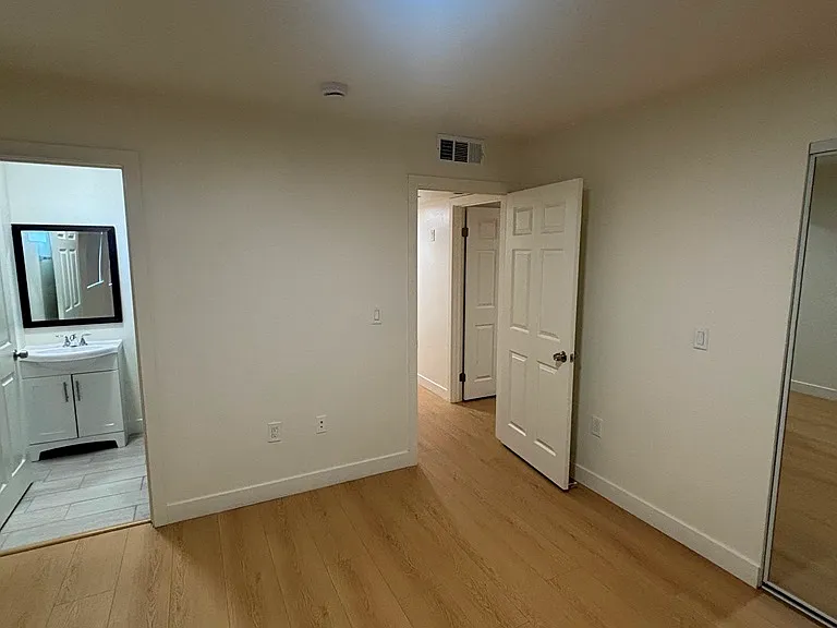313 E 59th Pl — Photo 12