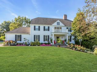 16 Robin Court, Glen Cove, NY 11542