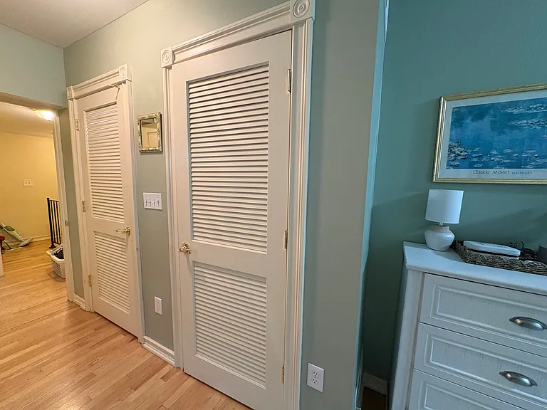 233 E Main St — Photo 10