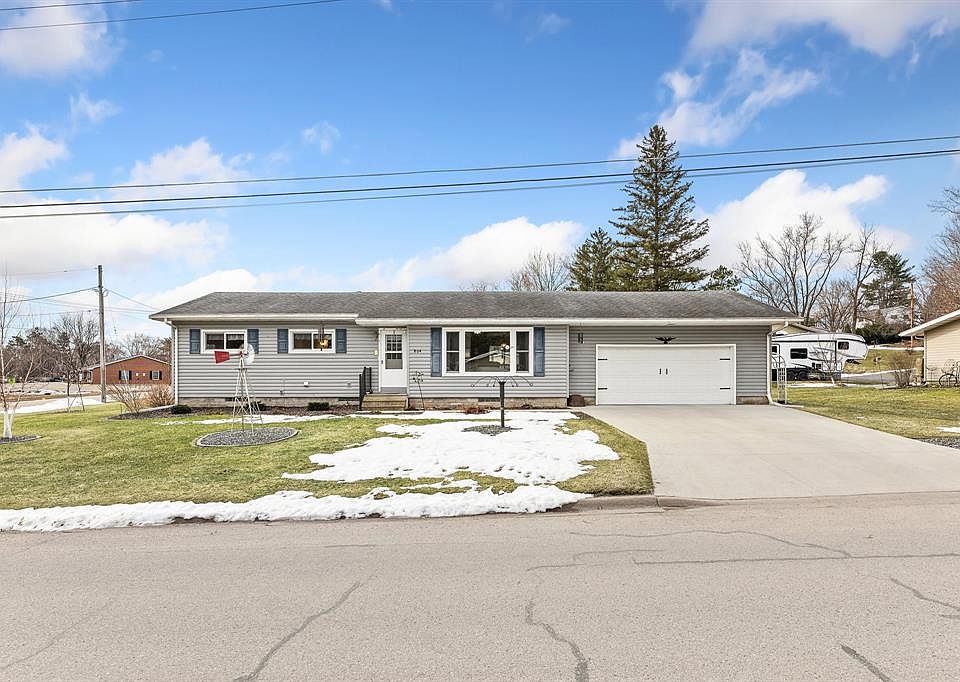 1st image of 804 Golf Road