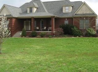 205 Colonial Dr, Versailles, KY 40383