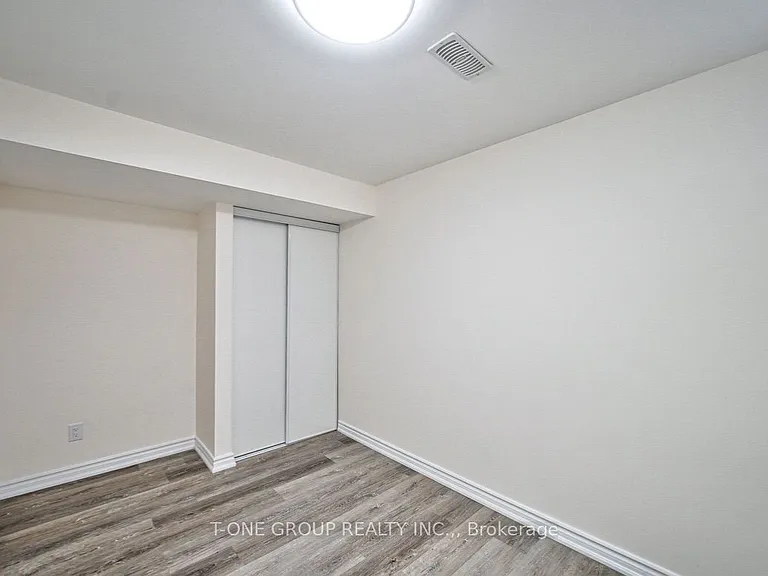 5 Hammersly Blvd #BASEMENT — Photo 10