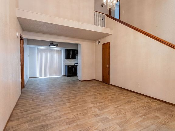5th image of 11816 Don Meredith Ln