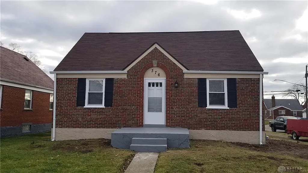 376 W Stewart St photo 1