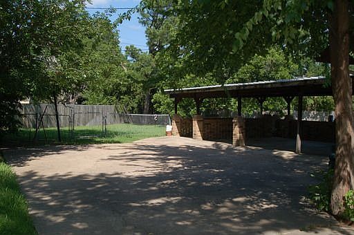 5th image of 1201 Williamsburg Dr