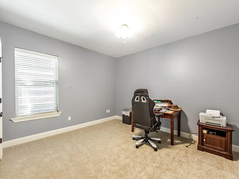 173 Laverne Dr — Photo 12