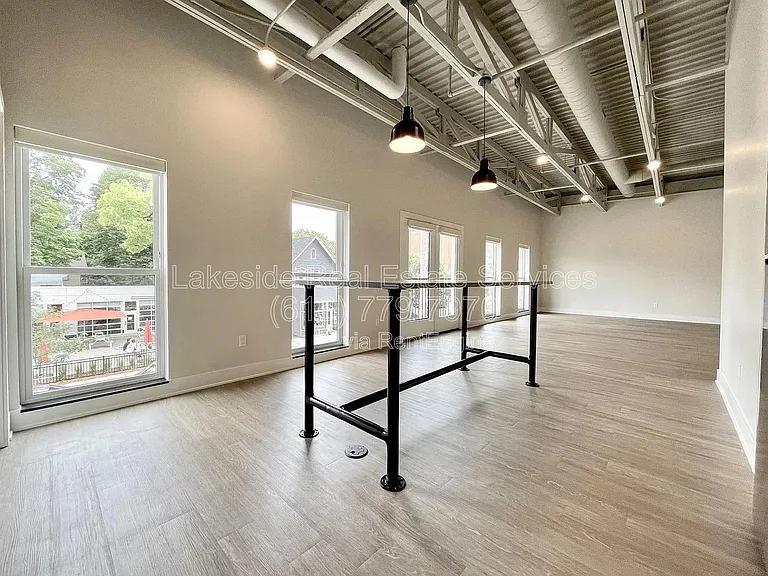 708 Wealthy St SE #H — Photo 17
