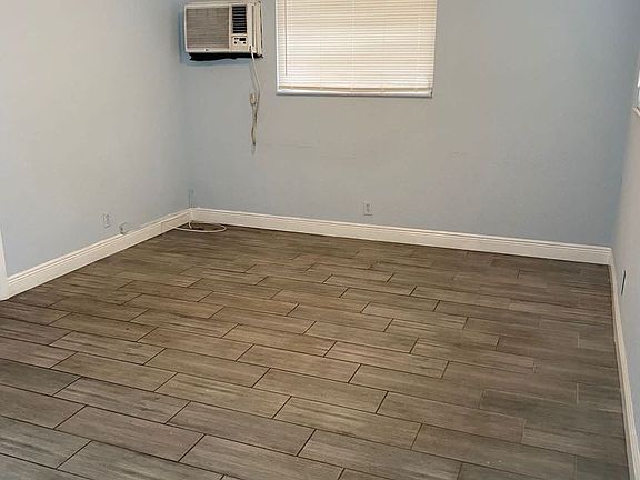 5th image of 1225 NE 15th Ave APT 5