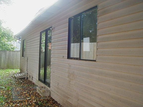5th image of 15710 1st Ave NE