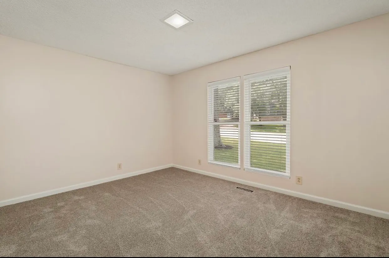 428 Cedarmont Dr — Photo 4