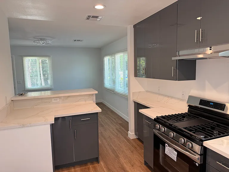 896 Carillo Dr #A-B — Photo 8
