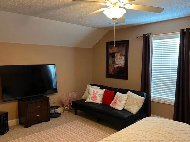 106 Prestige Dr — Photo 18