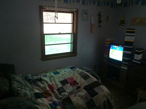 4th image of 301 Quentin Ave N