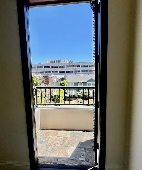 10305 Almayo Ave #301 — Photo 18