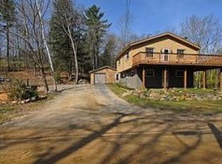 37 Crescent Dr, Center Barnstead, NH 03225