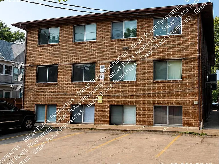 1123 F St #4 — Photo 2