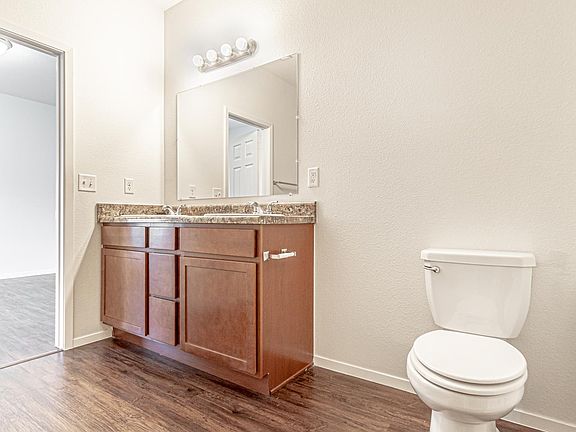 5th image of 4301 Gallatine Ave
