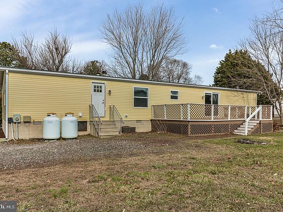 4th image of 32608 W Albemarle Ct