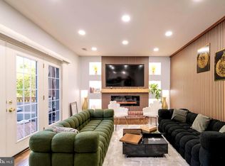 9907 Rosewood Hill Cir, Vienna, VA 22182