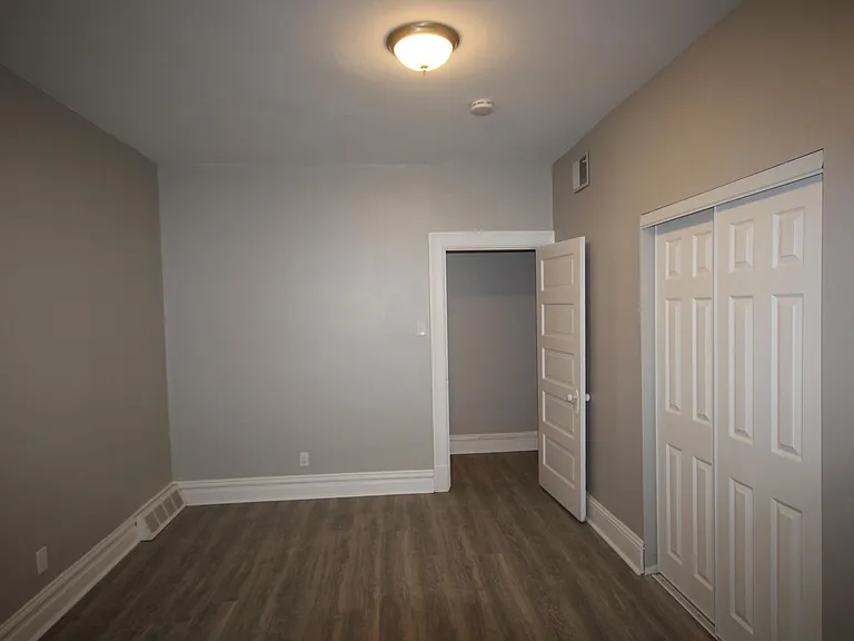 2841 Centre Ave #10 — Photo 6