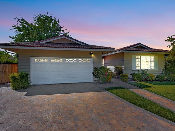 3rd image of 6067 Santa Ysabel Way