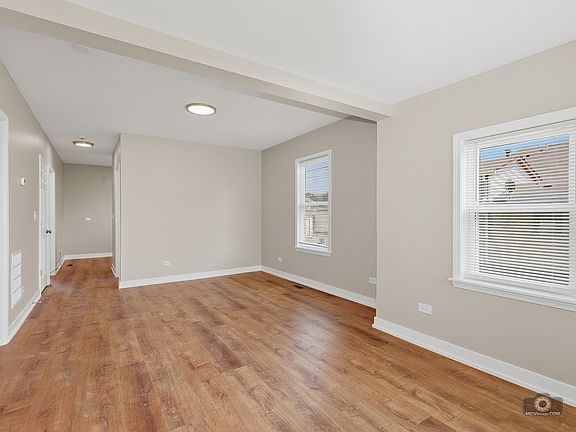 4th image of 8721 S Constance Ave