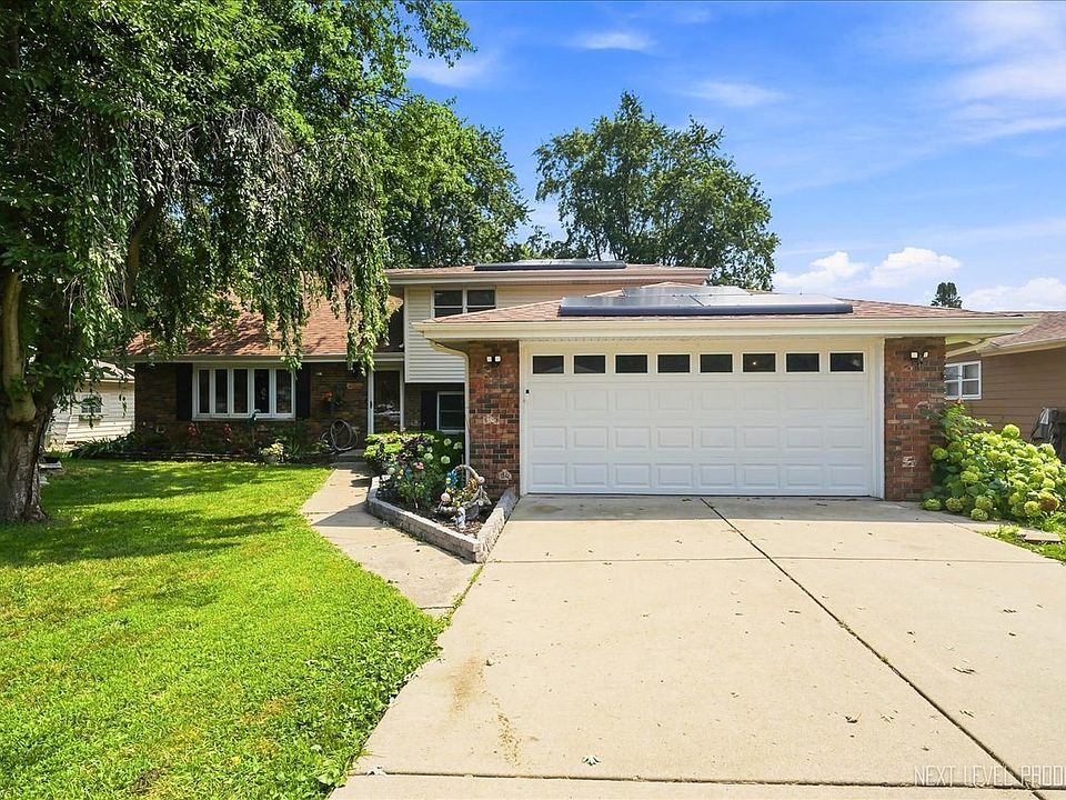 1st image of 624 Shorewood Dr