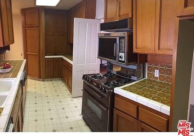 2nd image of 1410 Thayer Ave