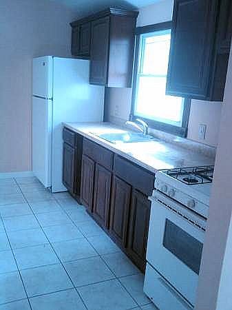 142-13 221 st Kitchen