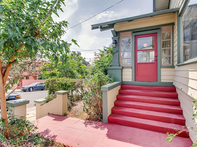 2928 Fir St — Photo 1