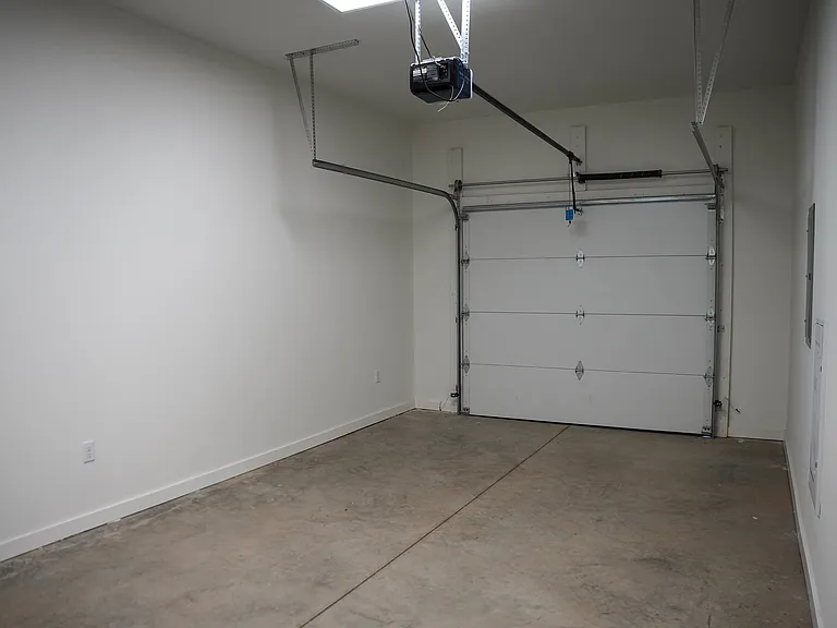 West Row Lofts & Townhomes — Photo 25