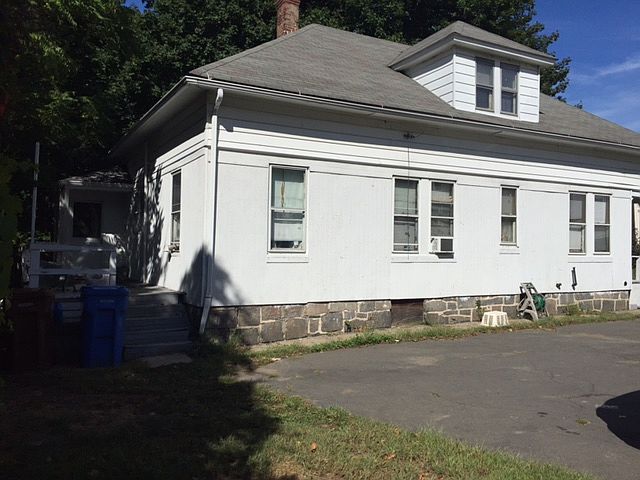 2nd image of 107 Kneen St