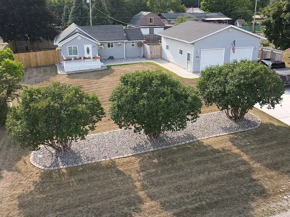 645 Cliff St, Quinnesec, MI 49876