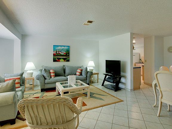 5th image of 111 Pelican Dr