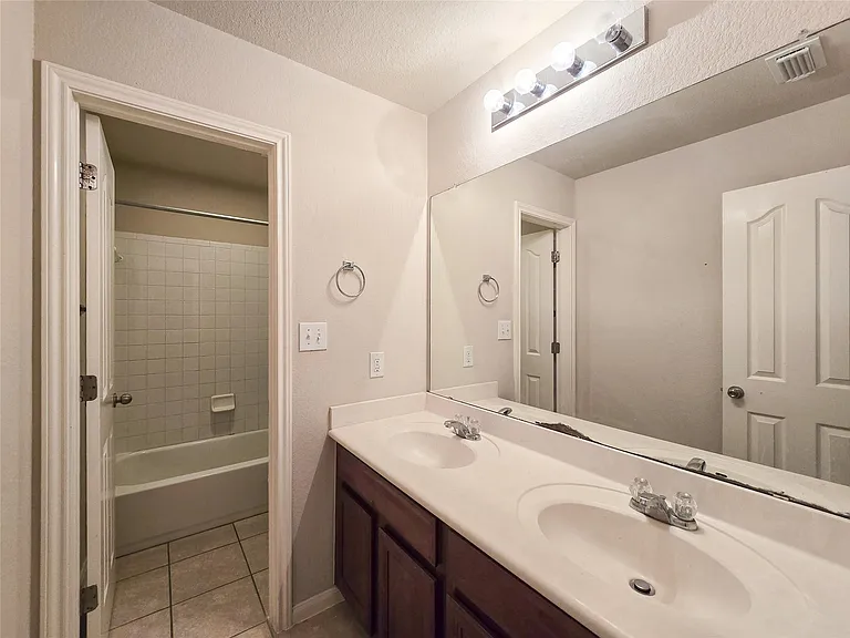 600 S Frontier Ln — Photo 25