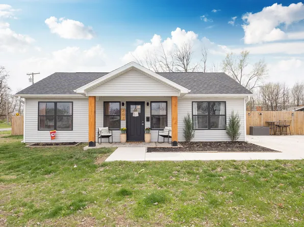 202 Collins Ave, Moberly, MO 65270