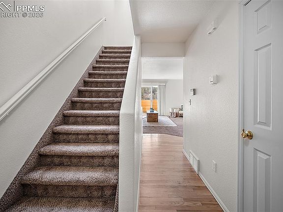5th image of 2440 Hamlet Ln APT B