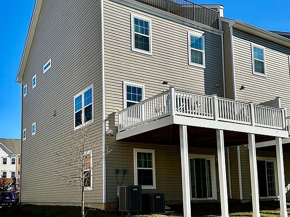 3rd image of 2651 Smooth Alder St N