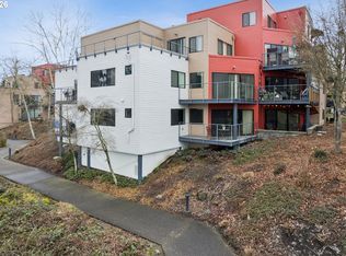 620 NW Naito Pkwy APT B7, Portland, OR 97209