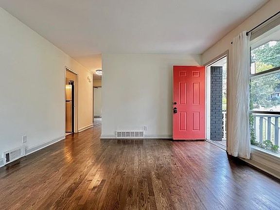 3rd image of 2863 Catalina Dr