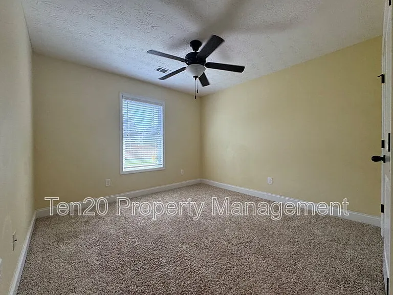 7471 Coppice Dr — Photo 19