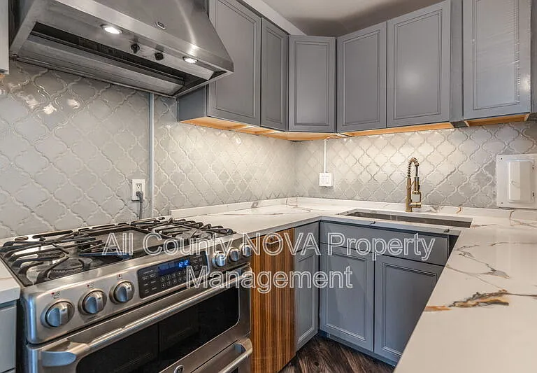 922 24th St NW #321 — Photo 15