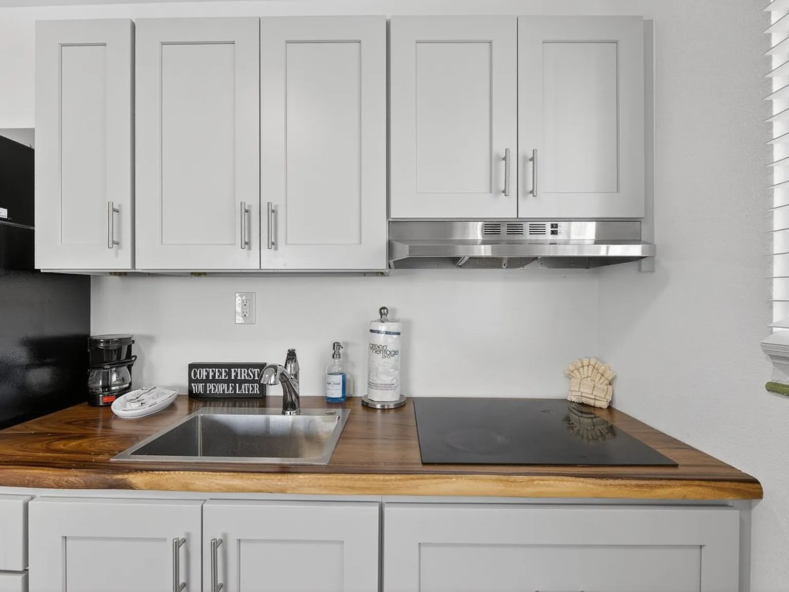 Welcome to Park Shore Boutique Apartments - Your Coastal Retreat! — Photo 1