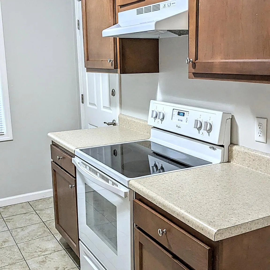 2 bed, 724 sqft, $1,200 — Photo 4