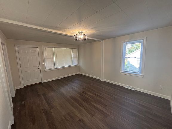 4th image of 491 Ada St