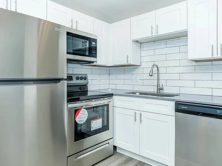 Dash Apartments — Photo 9
