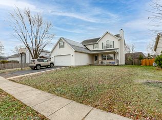 2520 Heritage Lake Dr, Lockport, IL 60441