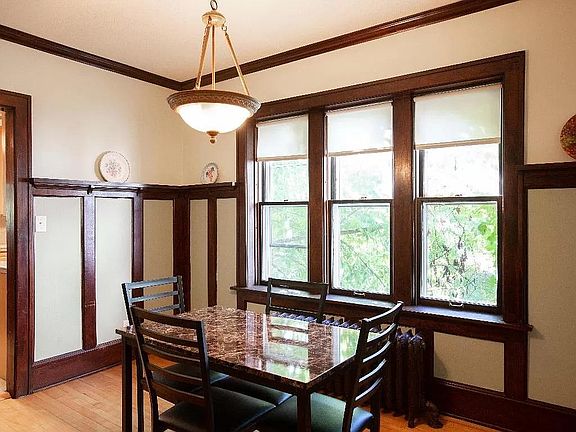 5th image of 2433 Lyndale Ave S APT 201