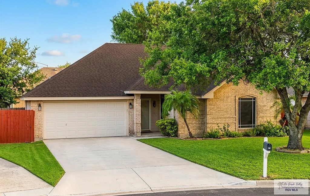 3 bed, 2.0 bath, 1479 sqft, $1,900 — Photo 1